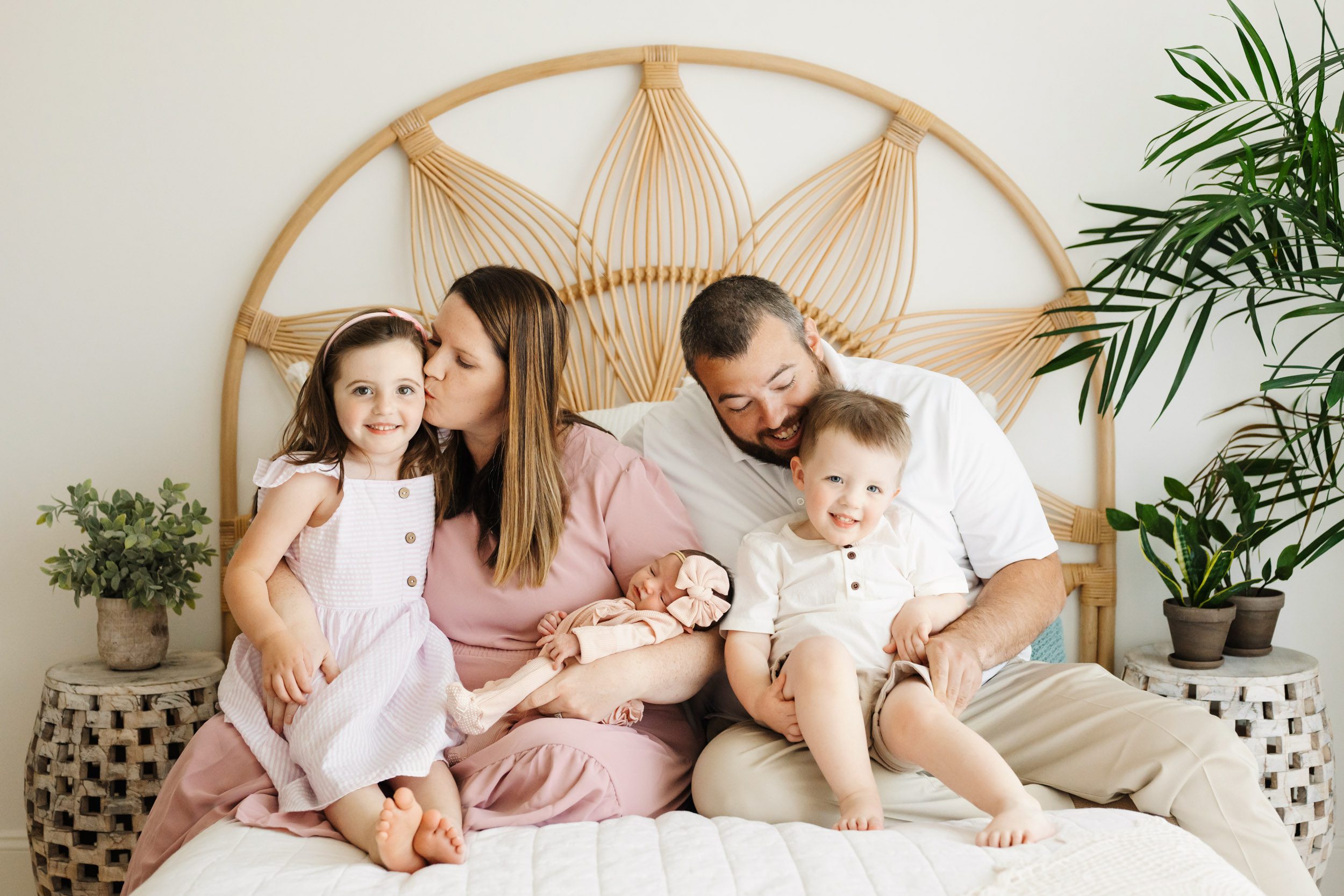 Kleine Füßchen, große Liebe – Neugeborenen Babyshooting für immer bewahren