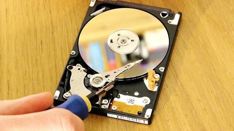 Wie Ihnen die Datenrettung Festplatte nach einem Festplattendefekt helfen kann